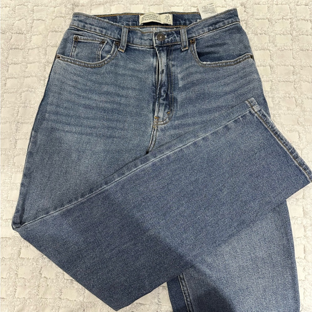 American Eagle 90s straight ultra high rise jeans